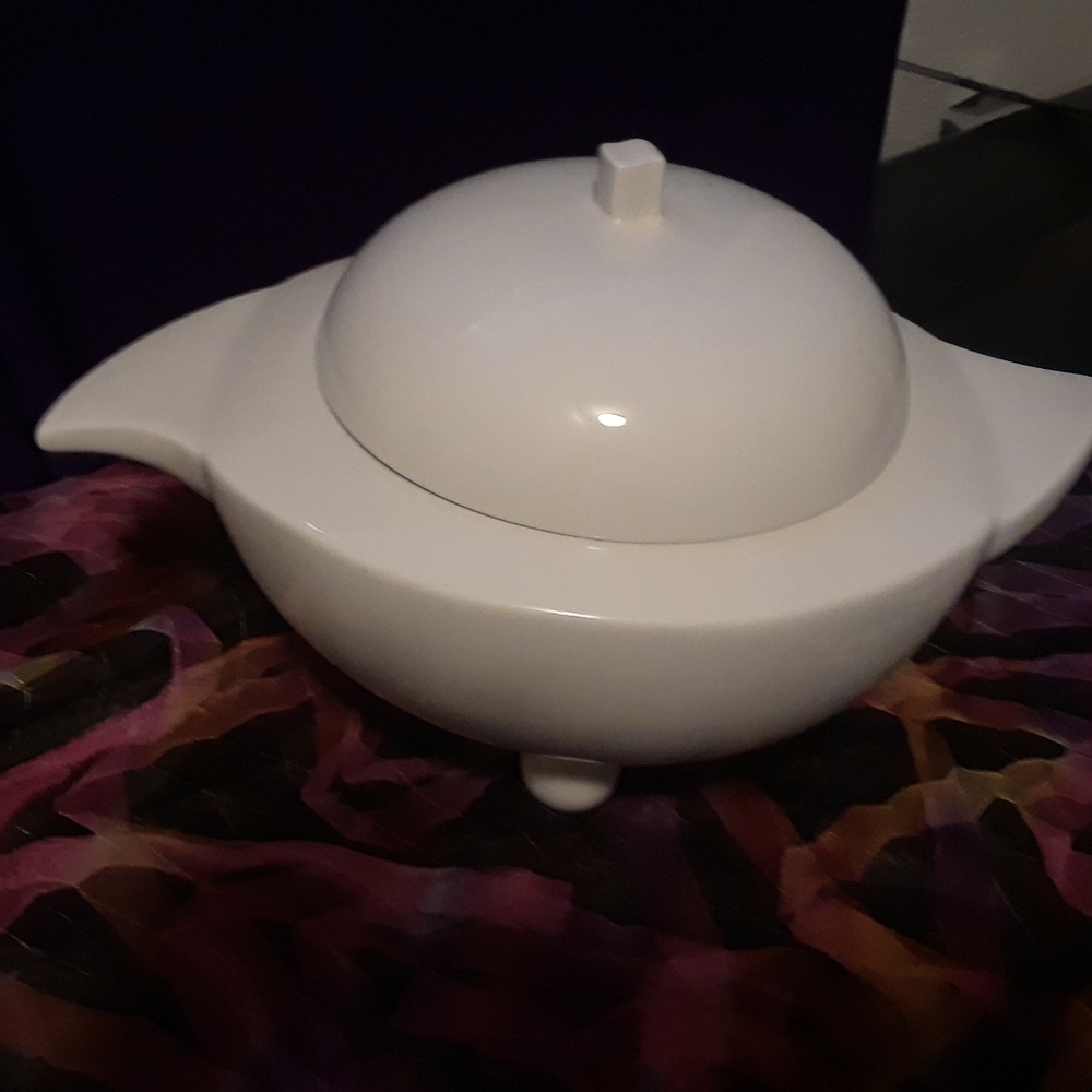 Mikasa Hypnotic wave white china